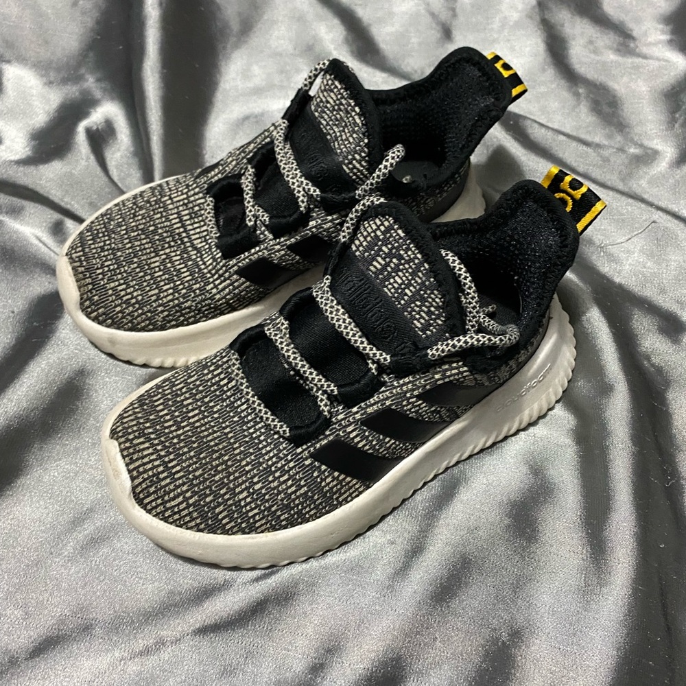 Kids adidas cloudfoam 12 k